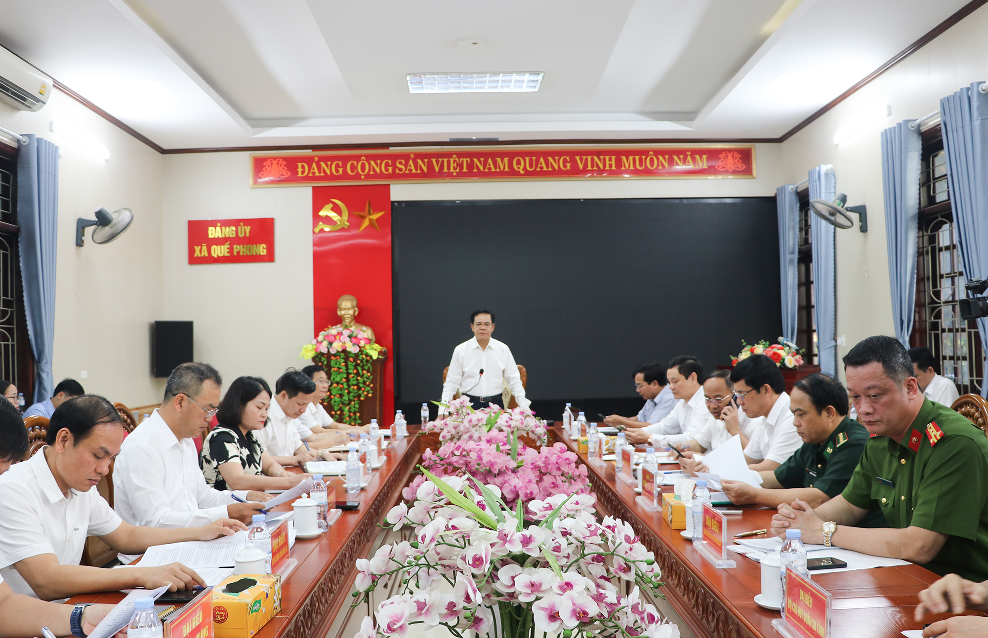 Anh-tin-bai